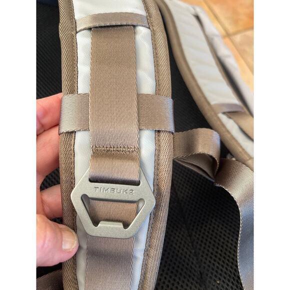TIMBUKTU 2 DISCORD COMPUTER TRAVEL BACKPACK GRAY TAN